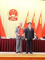 开拓中国重离子物理研究新领域——2017年度甘肃省科技功臣魏宝文