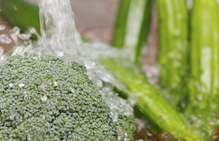 六招帮你巧除蔬菜残毒
