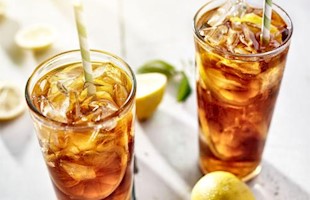 能量饮料不要和酒混着喝
